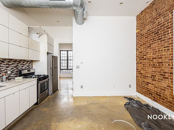 3rd image of 753 Lexington Ave APT 2C