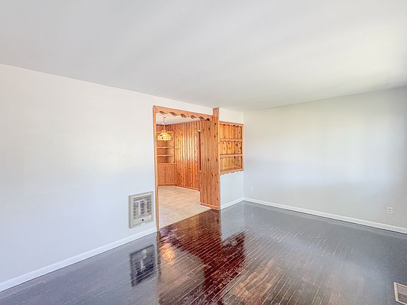 5th image of 1204 Meadowlark Cir