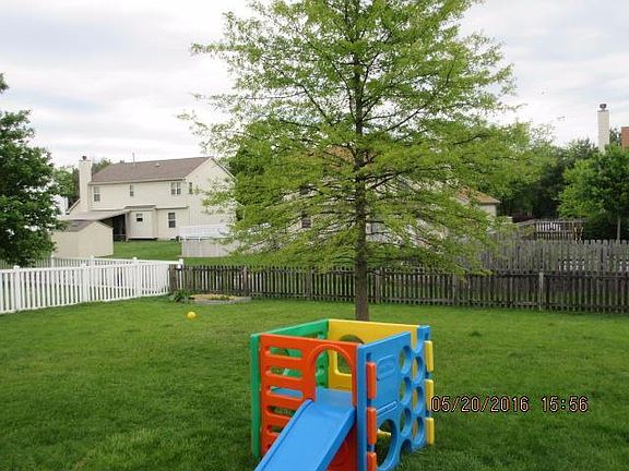 2nd image of 984 Sharon Glyn Dr