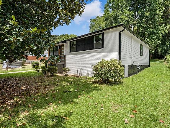 2nd image of 2353 Clarissa Dr NW