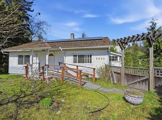 5689 Porpoise Bay Rd, Sechelt, BC V0N3A3