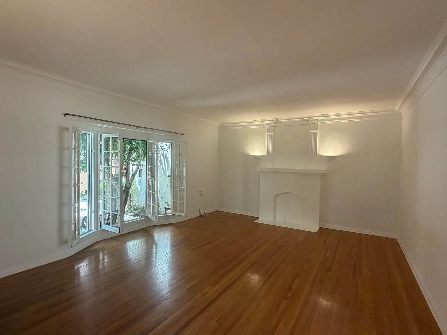1 bed, 875 sqft, $3,000 — Photo 2
