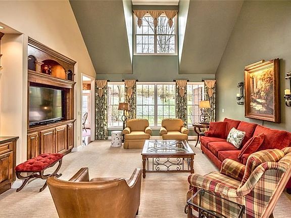 Designed for effortless entertaining, the free flowing floor plan is the ideal convergence of formal and casual spaces.