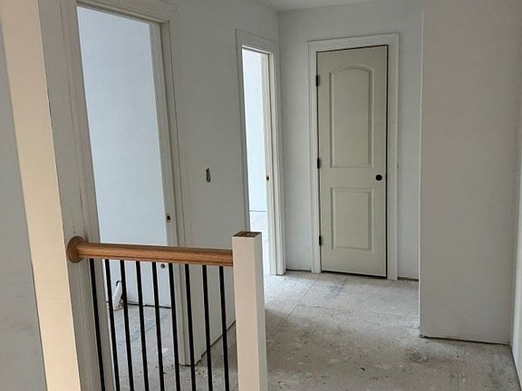 5th image of 171 Burrage St