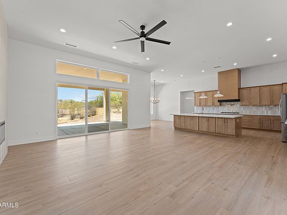 4th image of 2855 W PERCHERON Road