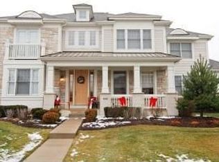 1588 Primrose Ln, Glenview, IL 60026