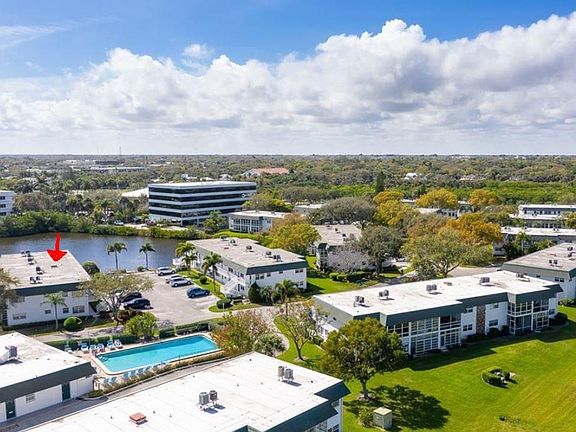 3rd image of 2800 Indian River Blvd