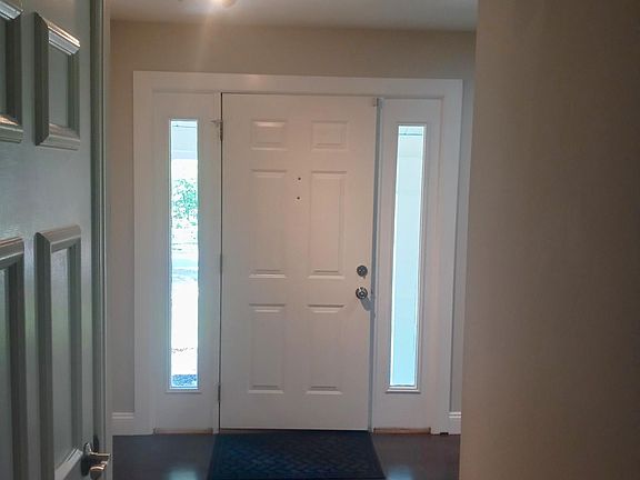 3rd image of 4 Silverbrook Dr