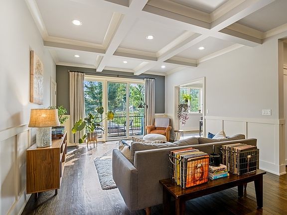 3rd image of 6444 S Woodlawn Ave #1S