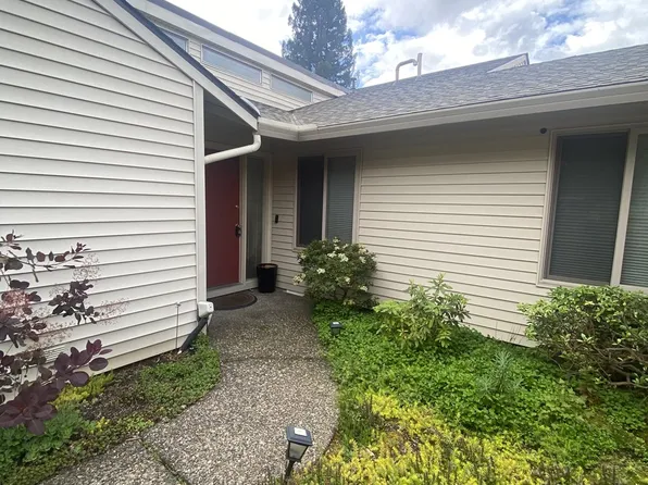 9480 SW Lakeside Dr, Tigard, OR 97224