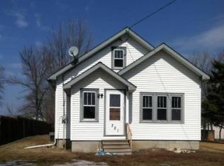 321 W Shepard St, Lake Crystal, MN 56055