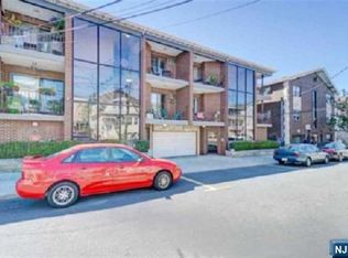 127 68th St, Guttenberg, NJ 07093