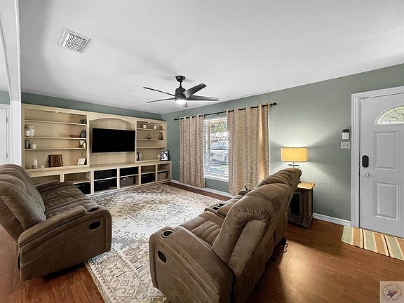 2nd image of 4202 Wood St