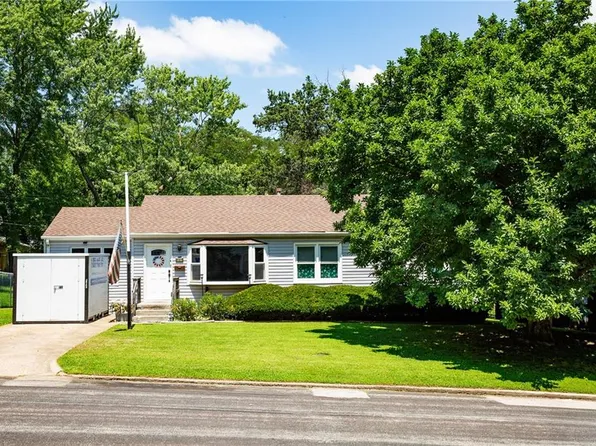 407 W North St, Warrensburg, MO 64093