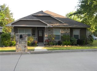 1800 Woodland Park Dr, Denison, TX 75020