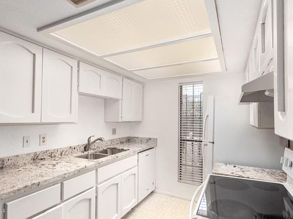 4th image of 3119 W Cochise Dr Unit 154