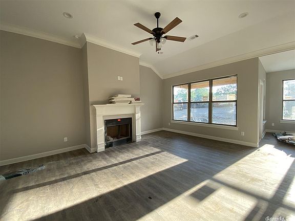 4th image of 128 Greatwood Ct