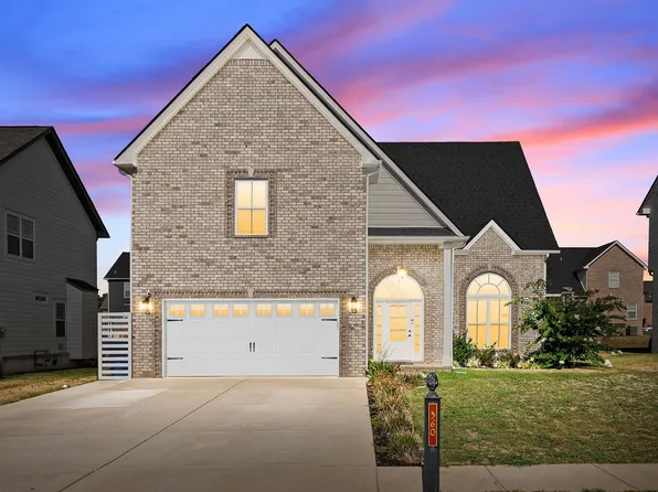 360 Lowline Dr, Clarksville, TN 37043