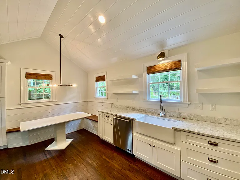 1317 Vickers Ave — Photo 11