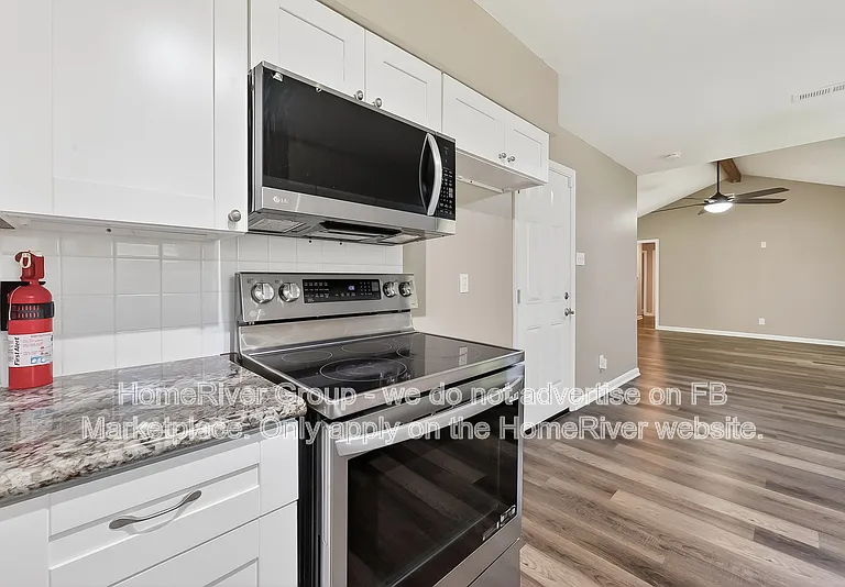 12002 Hillcroft Ave — Photo 15