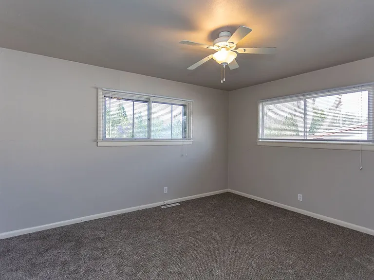 614 Ramona Ave — Photo 32