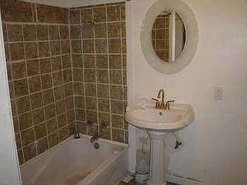4th image of 414 36th Ave N
