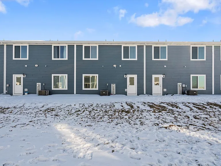 1057 Gillespie Ln — Photo 15