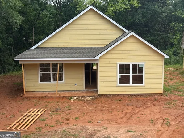 1108 E 7th St, West Point, GA 31833