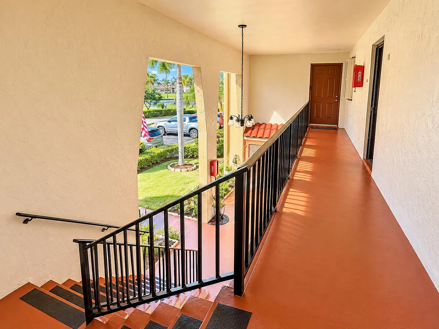 2 bed, 2.0 bath, 888 sqft, $1,900 — Photo 2