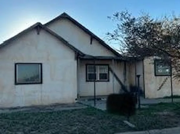 920 S 1st St, Slaton, TX 79364