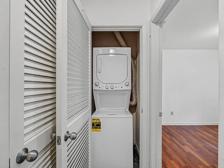 224 Washington Ave #B — Photo 12