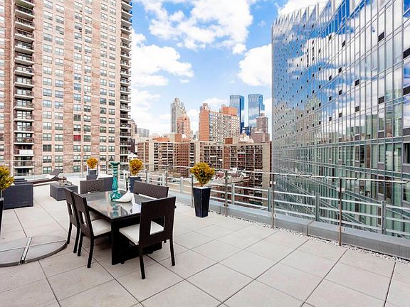 4th image of 555 W 53rd St APT 1153