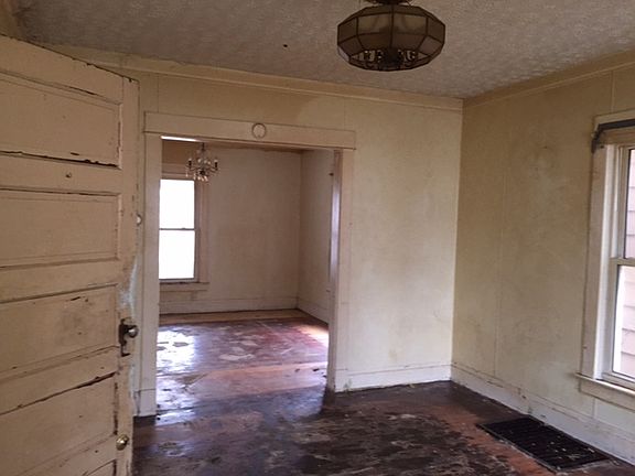 5th image of 1811 North Ave