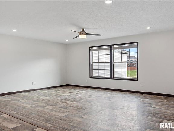 5th image of 149 Parkway Dr