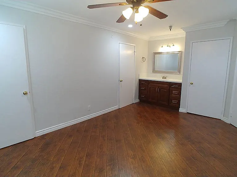 Five Star Suites — Photo 192