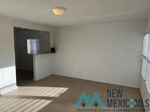 5th image of 1119 Davis St