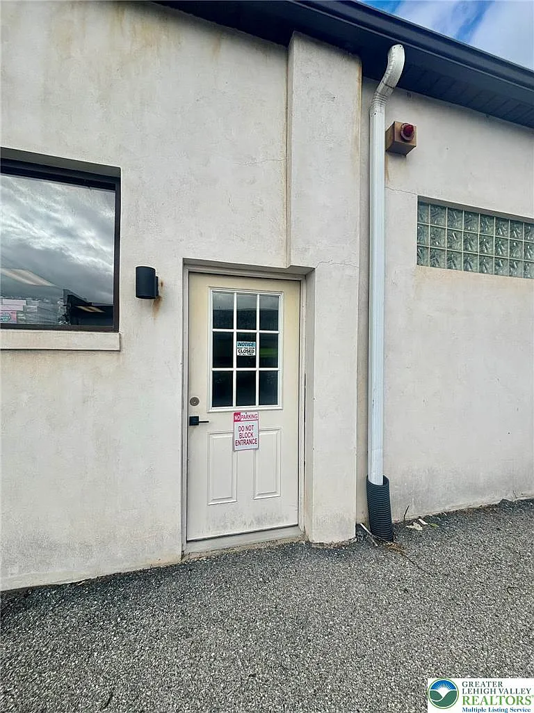 2 bed, 1.0 bath, 750 sqft, $1,450 — Photo 1