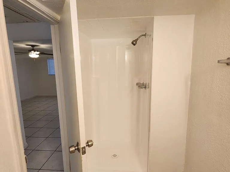 Modern Quarters Apartments — Photo 9