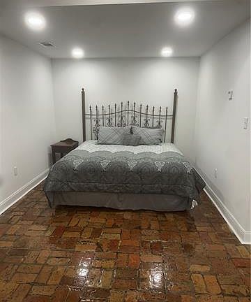 5th image of 922 Kerlerec St #C