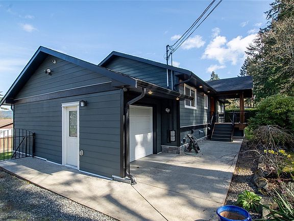 3rd image of 1655 Maple Bay Rd