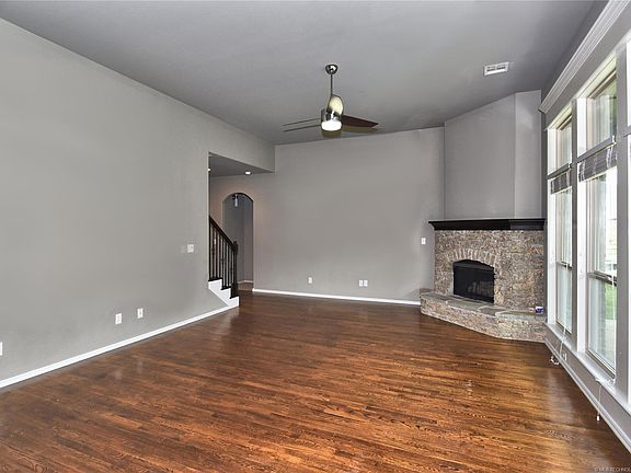 5th image of 2702 N 16th Pl