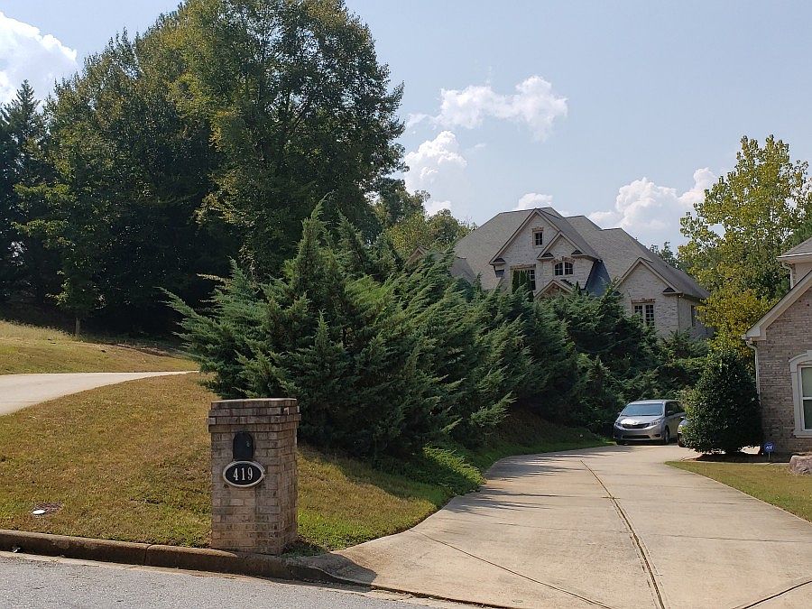 2nd image of 425 Wynns Way SW