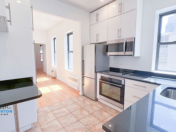 2nd image of 238 E 58th St #25A
