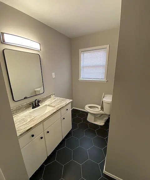 2521 W Cameron St N — Photo 12