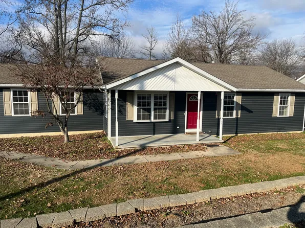 105 S Greenbriar Rd, Carterville, IL 62918