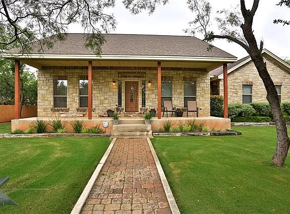 2nd image of 218 Tonkawa Trl