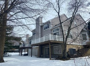 83 Roundtop Rd, Yonkers, NY 10710
