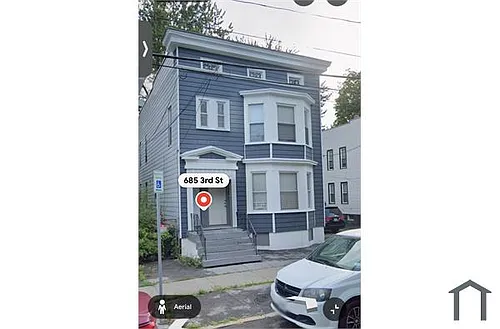 685 3rd St #2 Photo 1