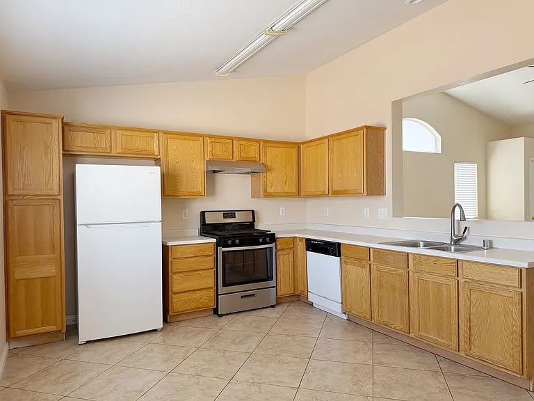 3320 Park Town St — Photo 14