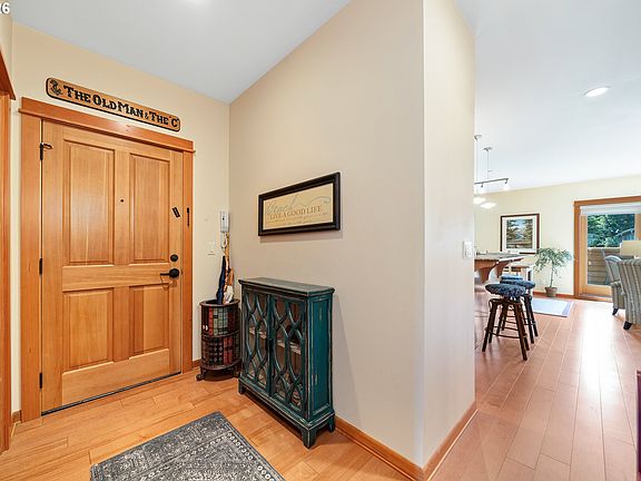 2nd image of 123 S Hemlock St #203